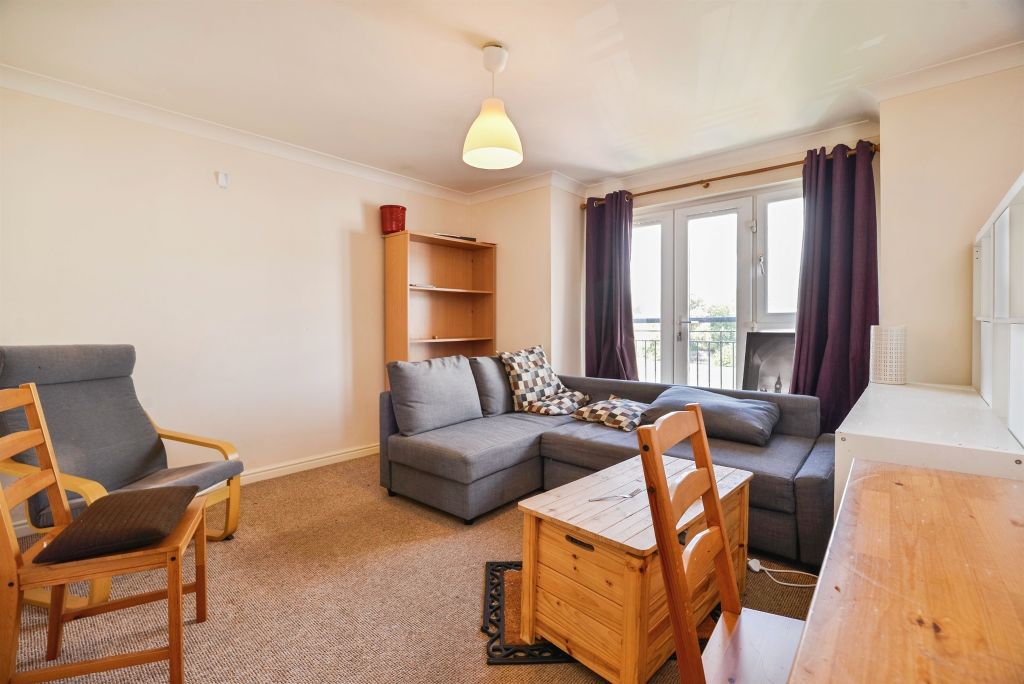 Property photo 3 of 12