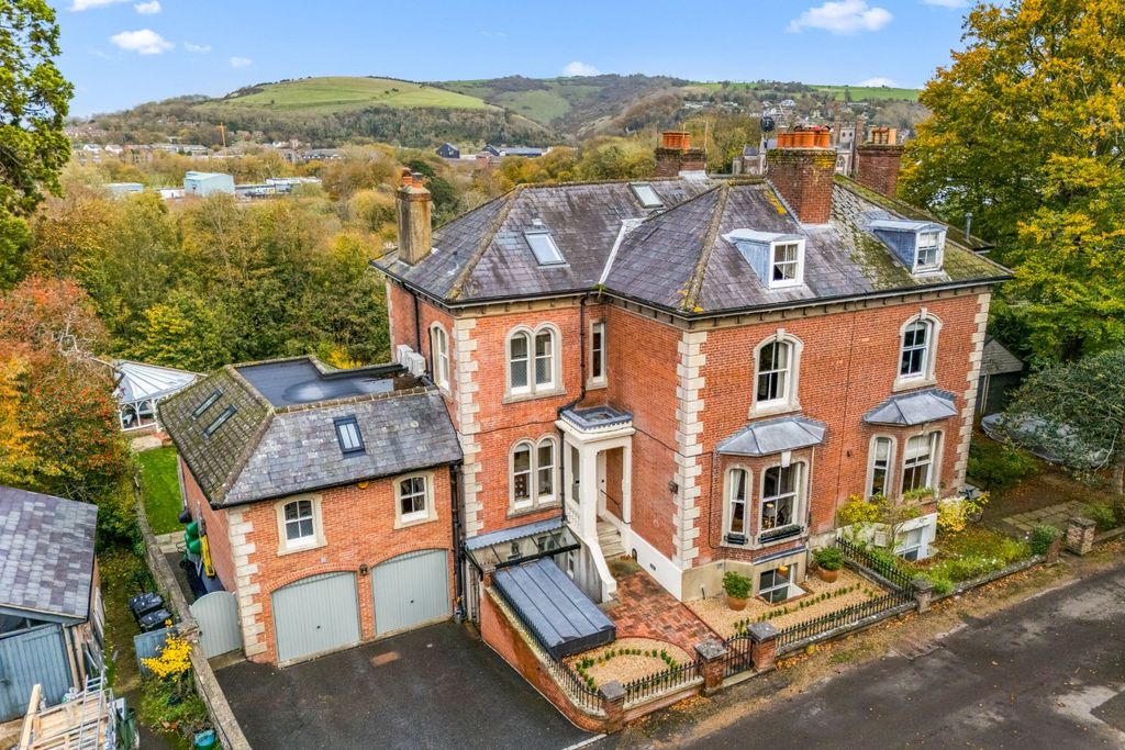 Property photo 2 of 25 Picture No. 49