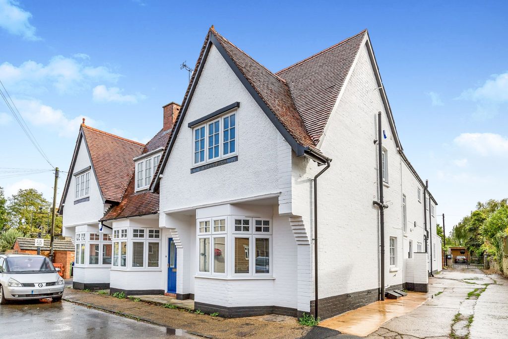 Property photo 1 of 8 Front