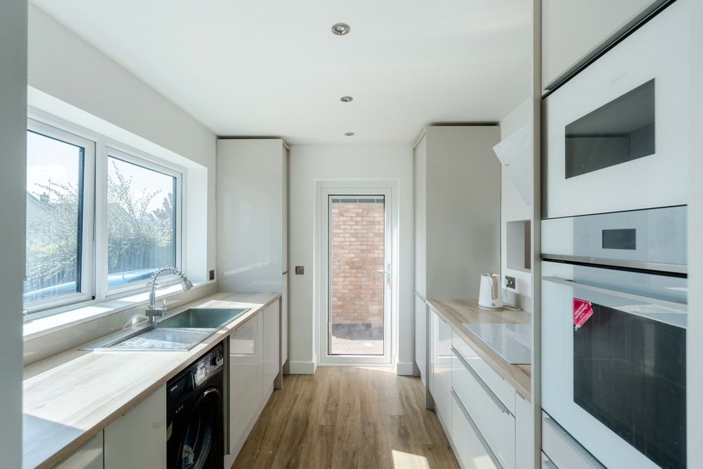 Property photo 3 of 25 12