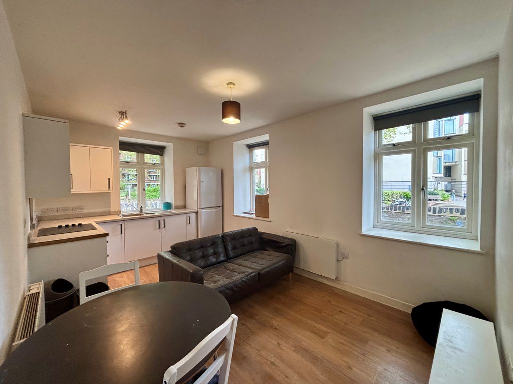 Property photo 2 of 5 Living Room