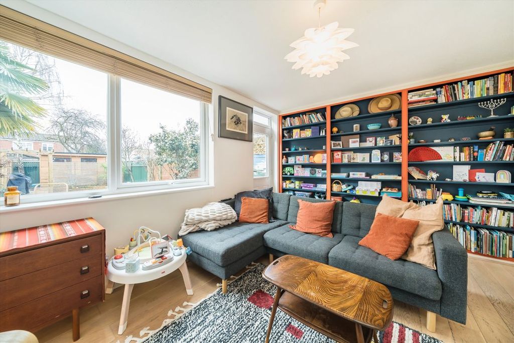 Property photo 3 of 10