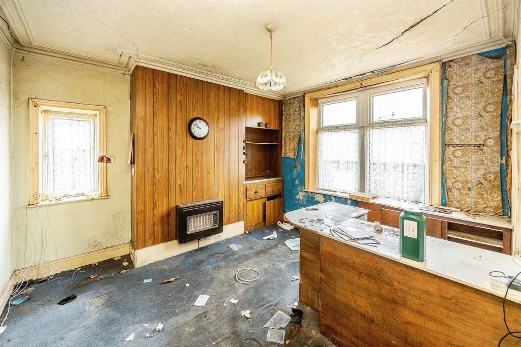 Property photo 3 of 16