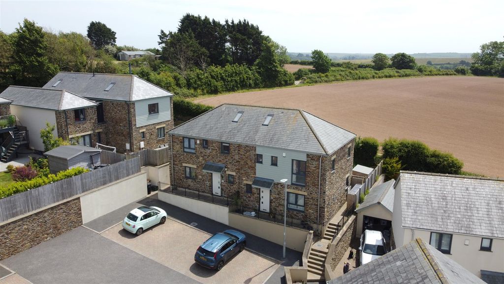 Property photo 1 of 19 Aerial