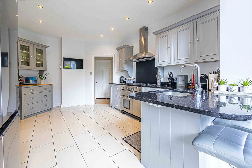 Property photo 2 of 35 Picture No. 63