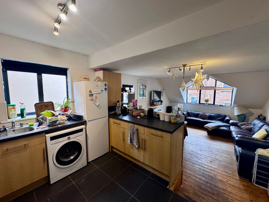 Property photo 3 of 8