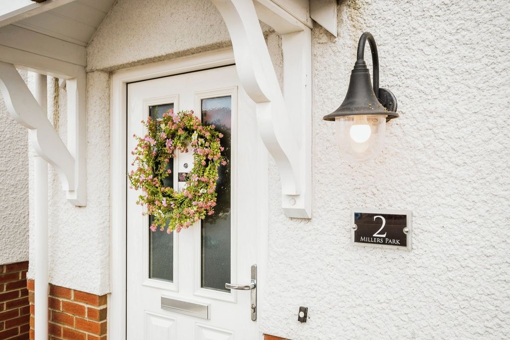 Property photo 2 of 19 Photo