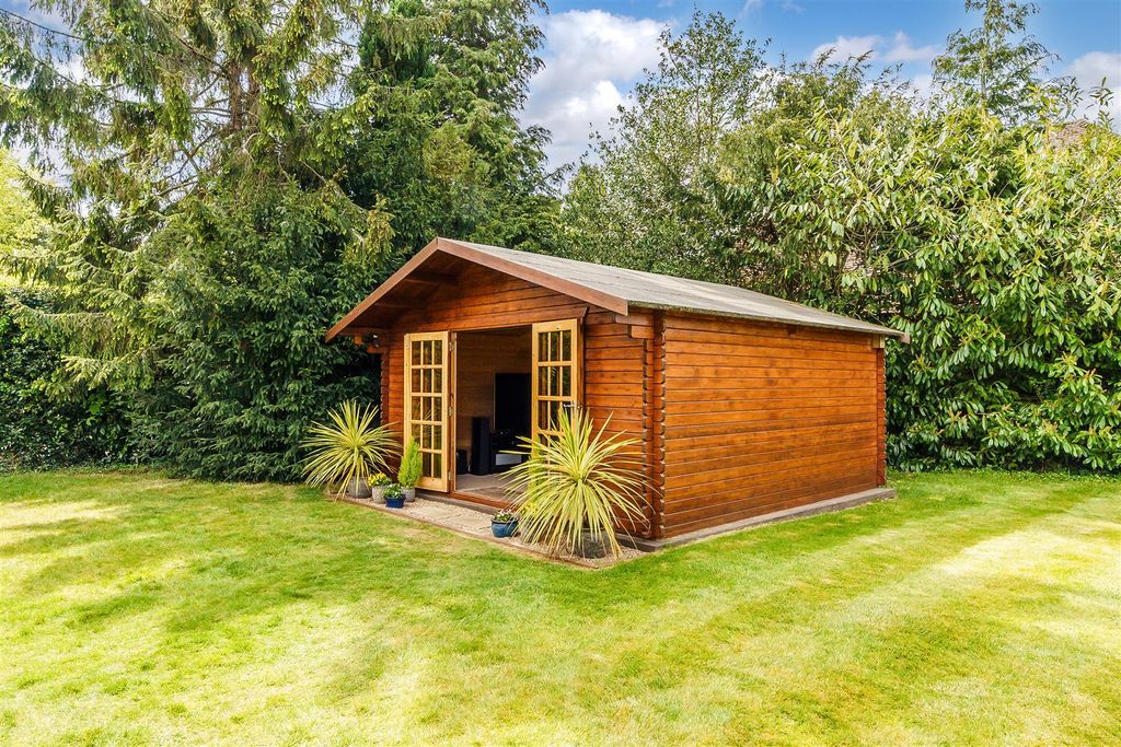 Additional image 39 of 5 bed detached house for saleRickman Hill Road, Chipstead, Coulsdon CR5