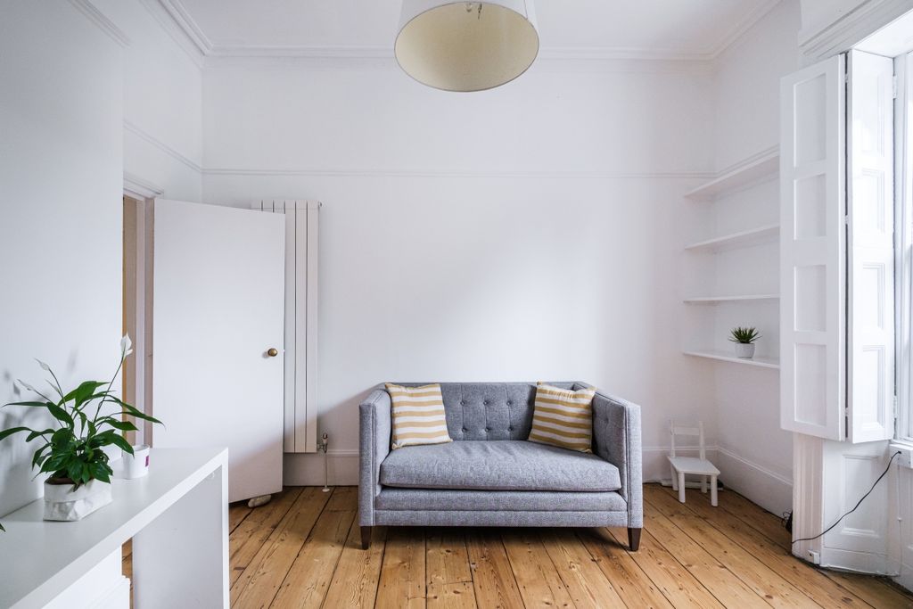 Property photo 2 of 8 Canonbury Square