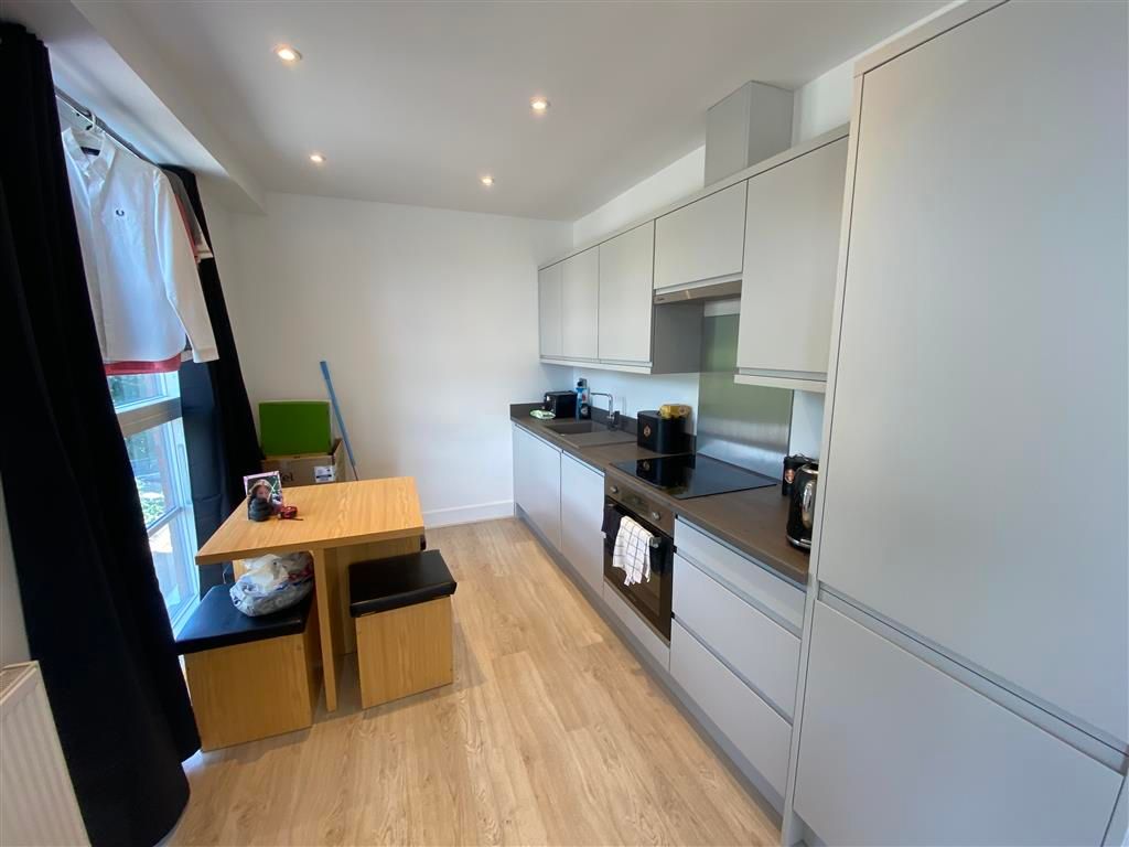 Property photo 2 of 10 Kitchen