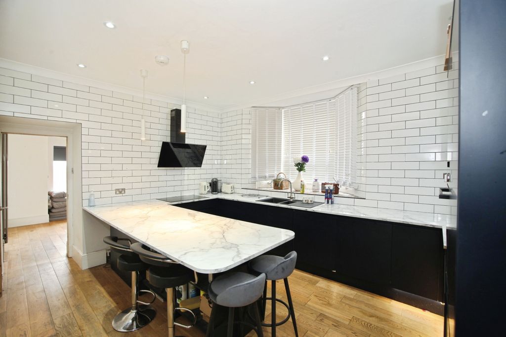 Property photo 2 of 20 Img_0406