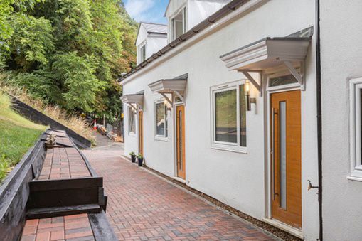 Property photo 1 of 8 Cover