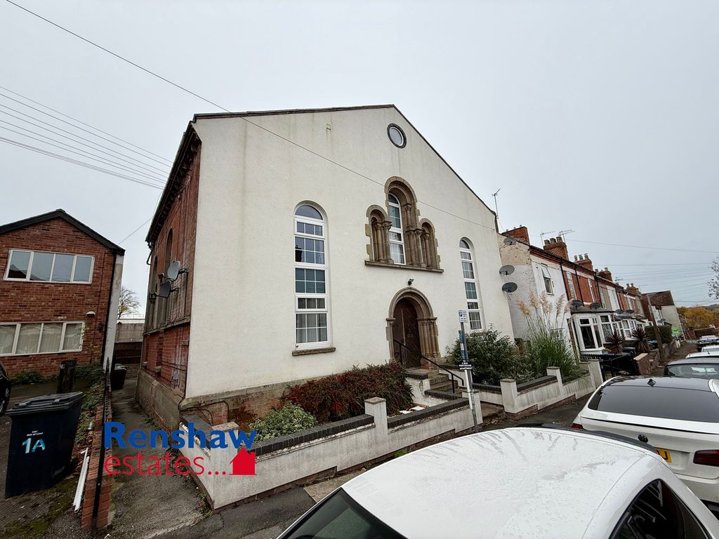 Property photo 3 of 8 F (1)