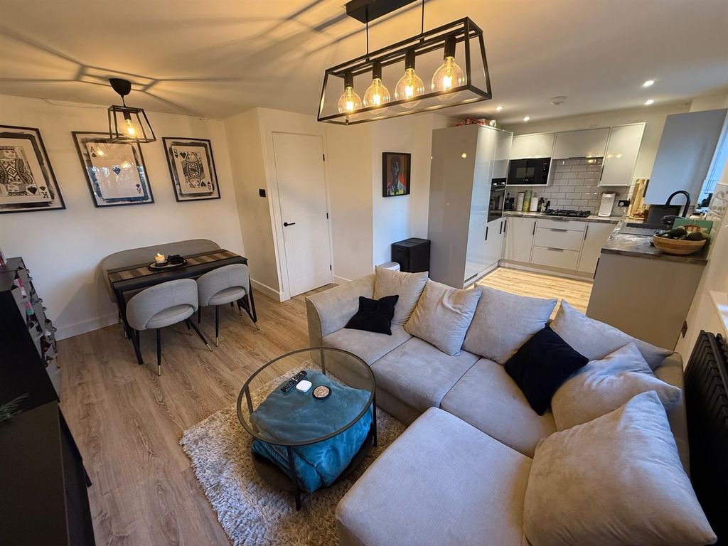 Property photo 3 of 8 6.Jpg