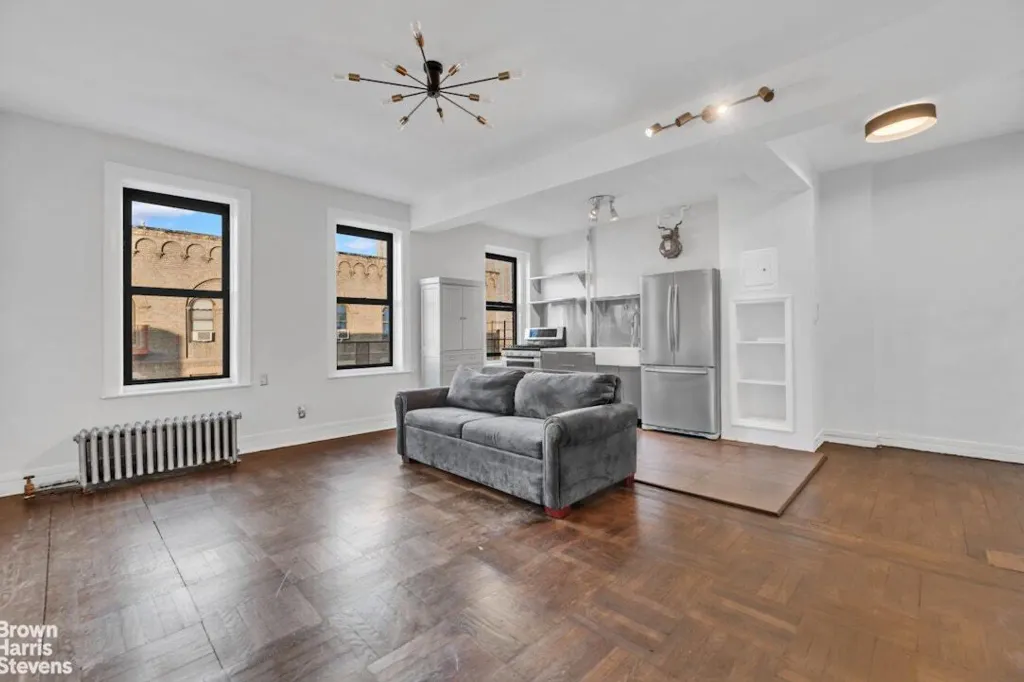 Property photo 1 of 6