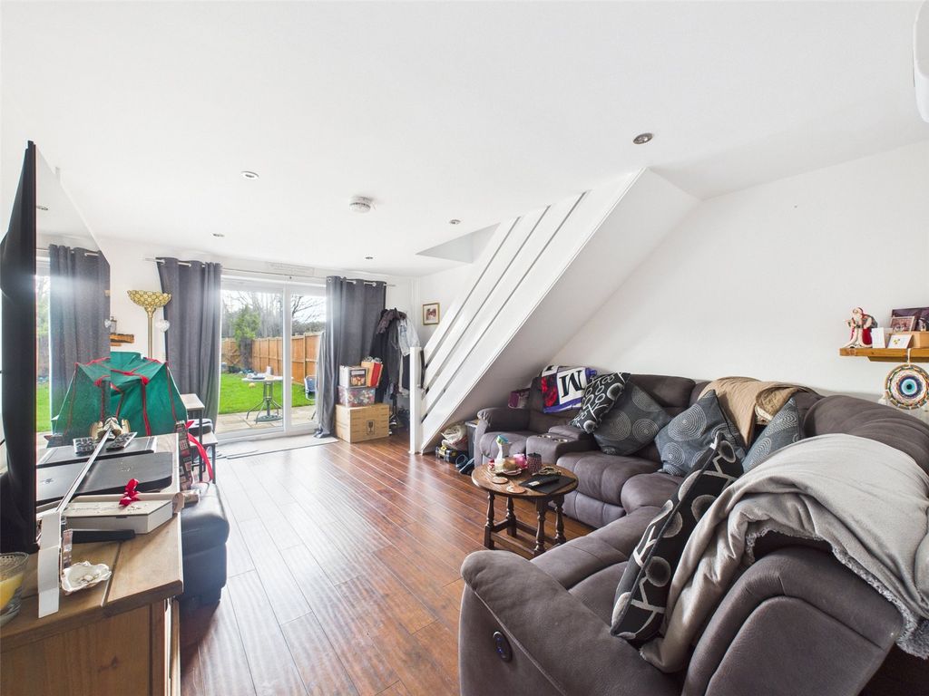 Property photo 3 of 10 Picture No. 12