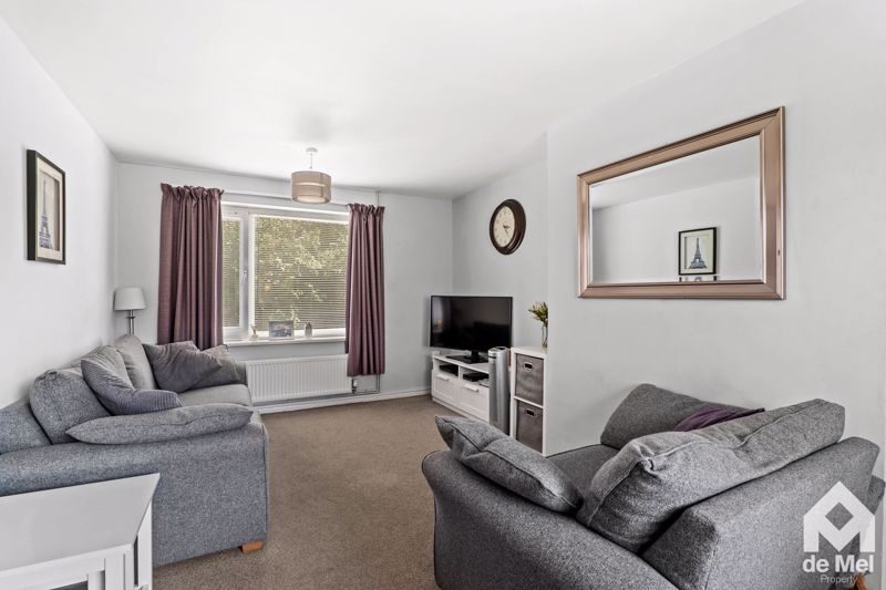 Property photo 1 of 11 Photo 7