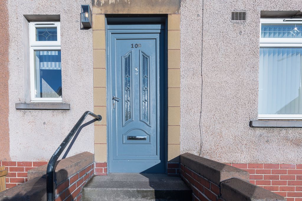 Property photo 3 of 33