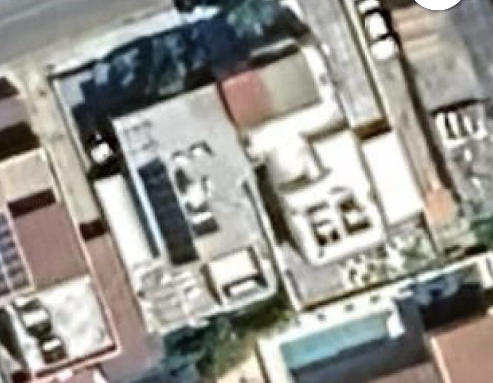 Property photo 1 of 2