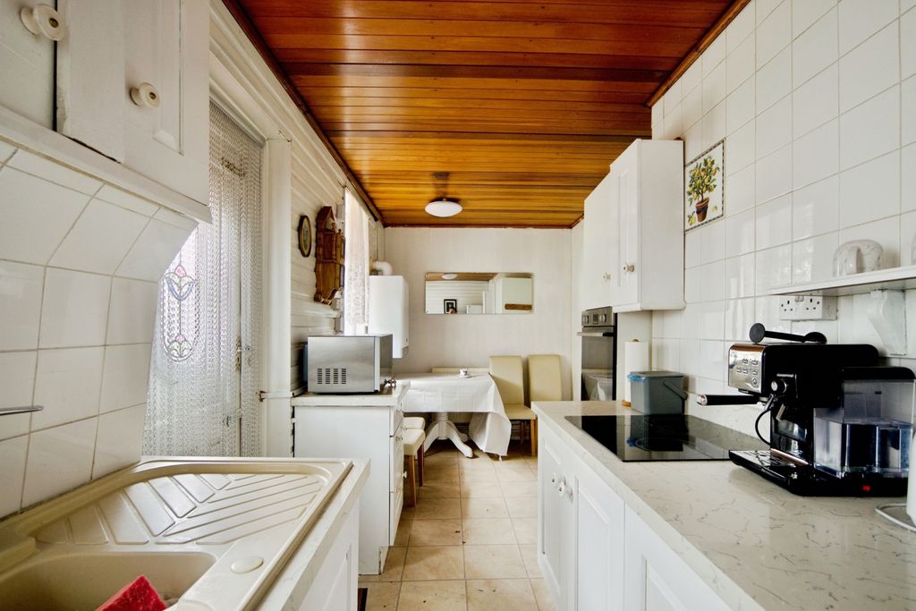 Property photo 3 of 15 Pbox-Img.Jpg