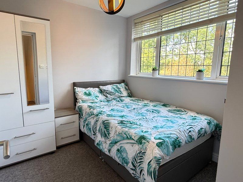 Property photo 3 of 10 Room