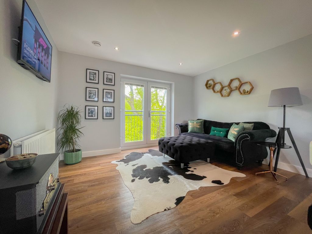 Property photo 1 of 9 13095_1_127706