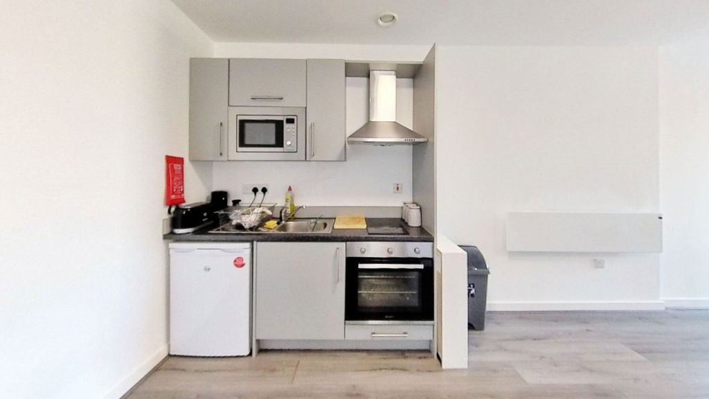 Property photo 3 of 4