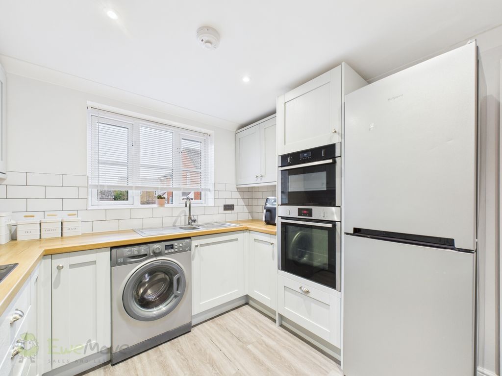 Property photo 3 of 17 Cam03589G0-Pr0085-Still008