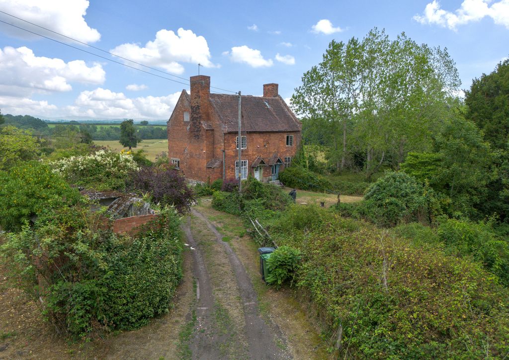 Property photo 3 of 9 Cottage