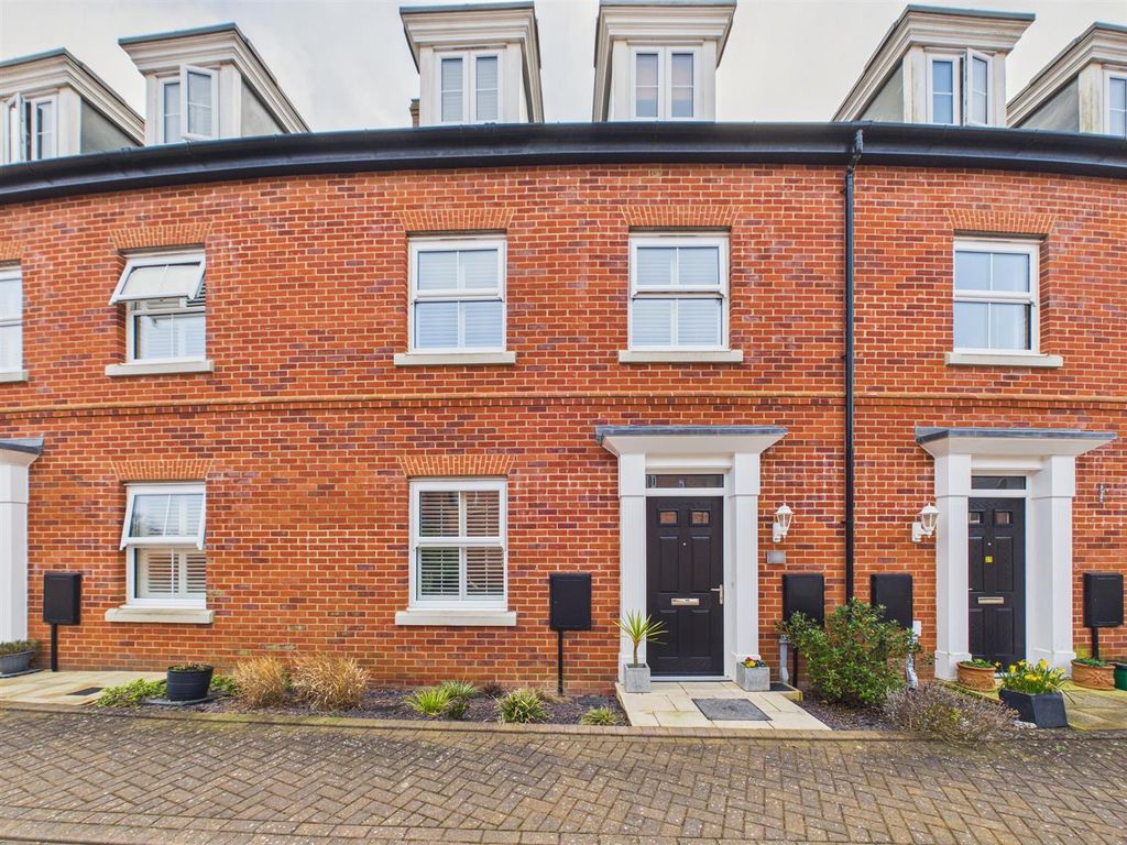 Property photo 1 of 25 Cam04116G0-Pr0290-Still044.Jpg