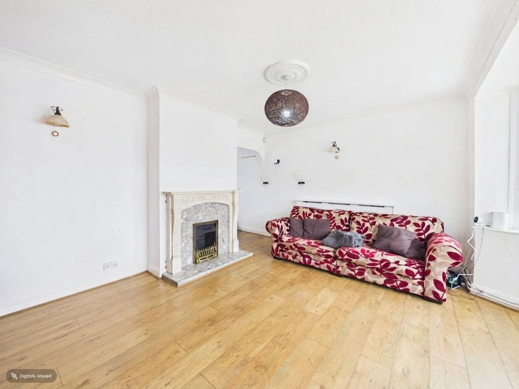 Property photo 3 of 12 Cam01698G0Pr0286Still007001