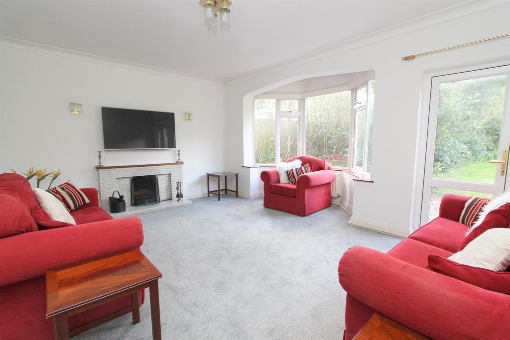 Property photo 3 of 23 Lounge.Jpg