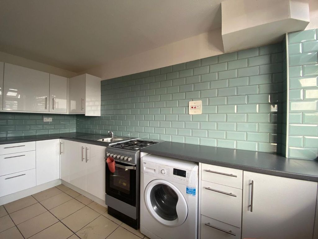 Property photo 3 of 35