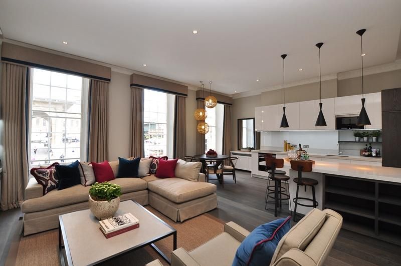 Property photo 1 of 6 Henrietta Street