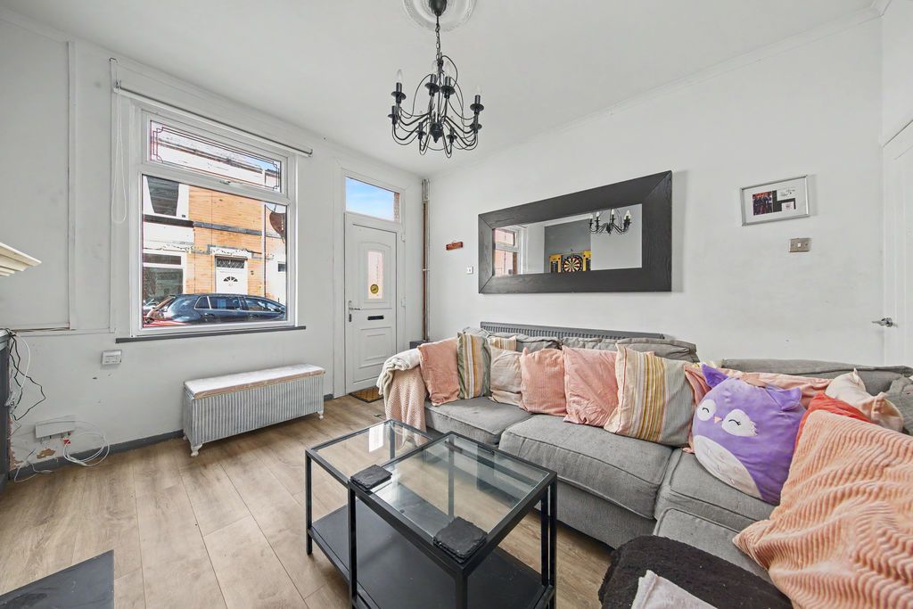 Property photo 2 of 22 Living Room