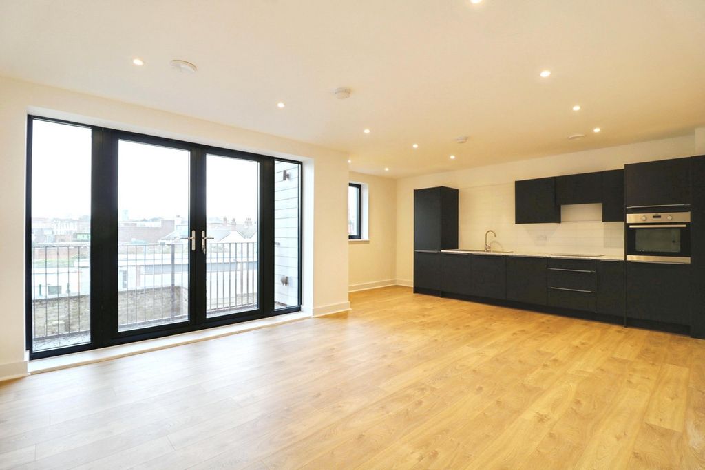 Property photo 3 of 9