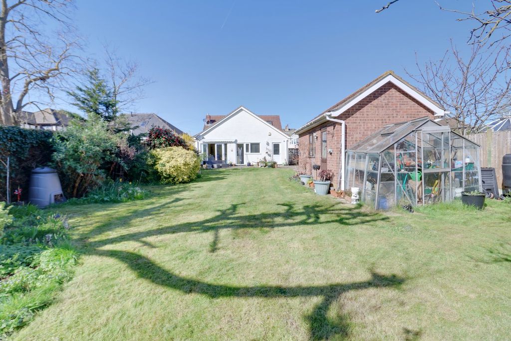 Additional image 17 of 2 bed detached bungalow for saleUpminster Road North, Rainham RM13