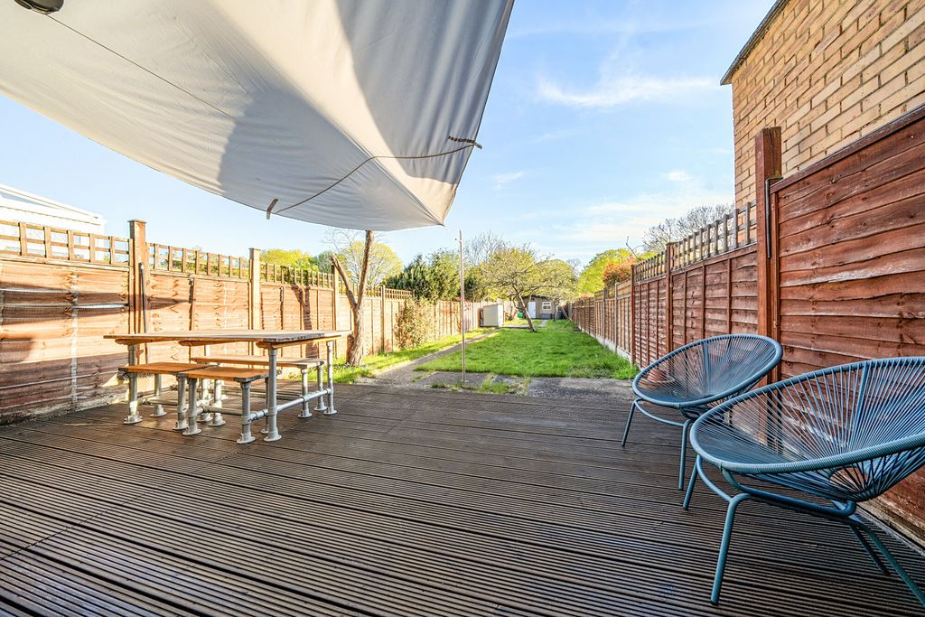 Property photo 3 of 20 1437951-16-69d558...