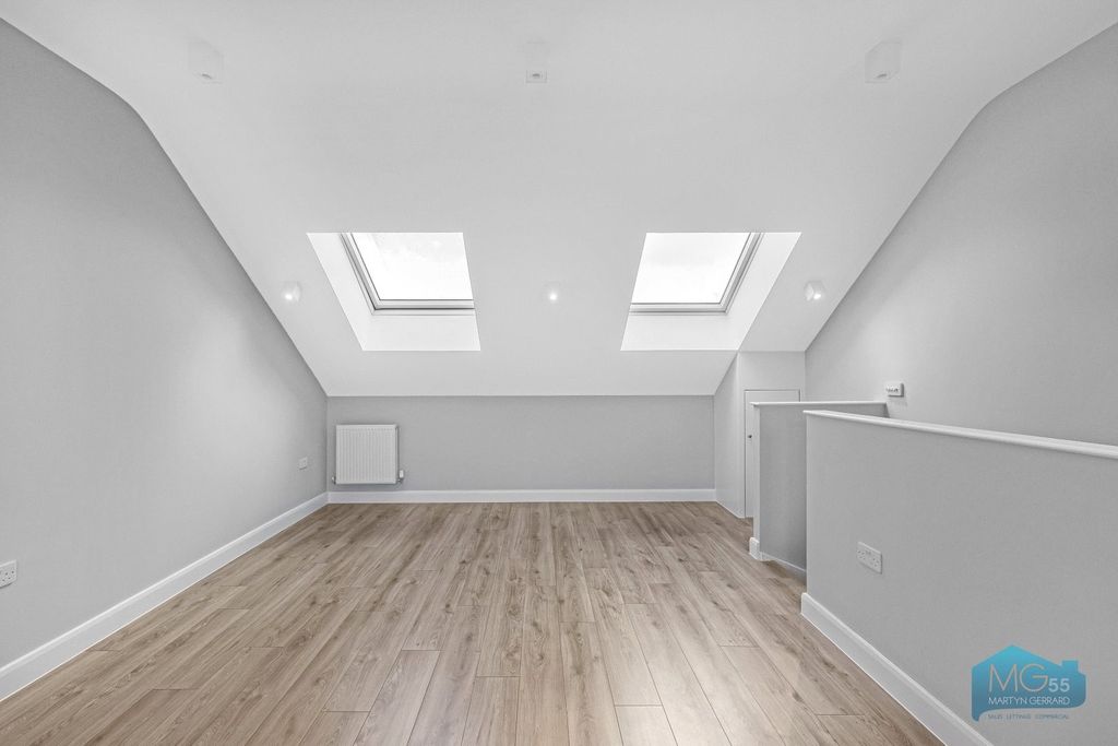 Property photo 3 of 8 Picture No. 01