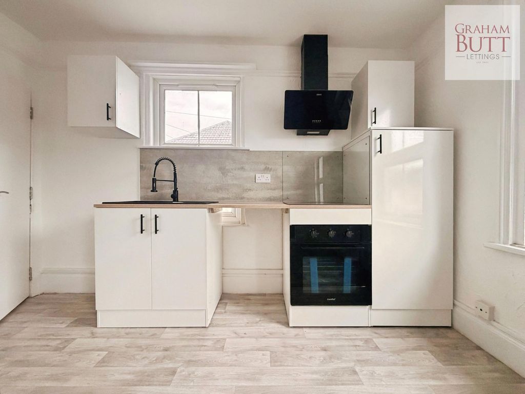 Property photo 3 of 8 Picture No. 05