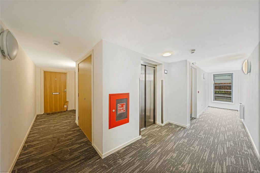 Property photo 2 of 16 Picture No. 17