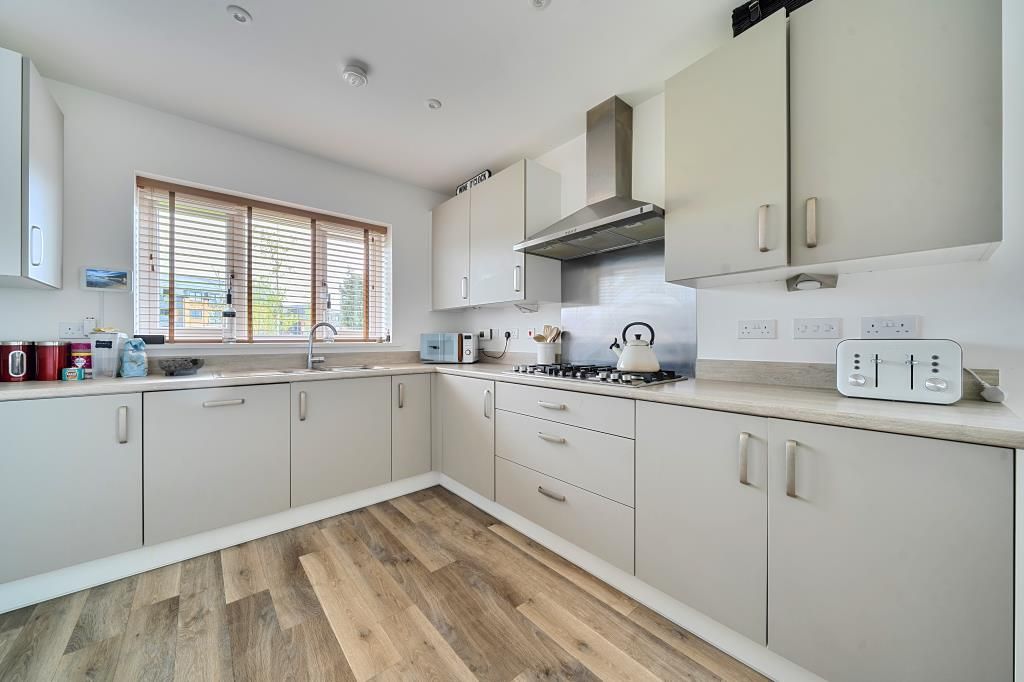 Property photo 2 of 21 Kitchen