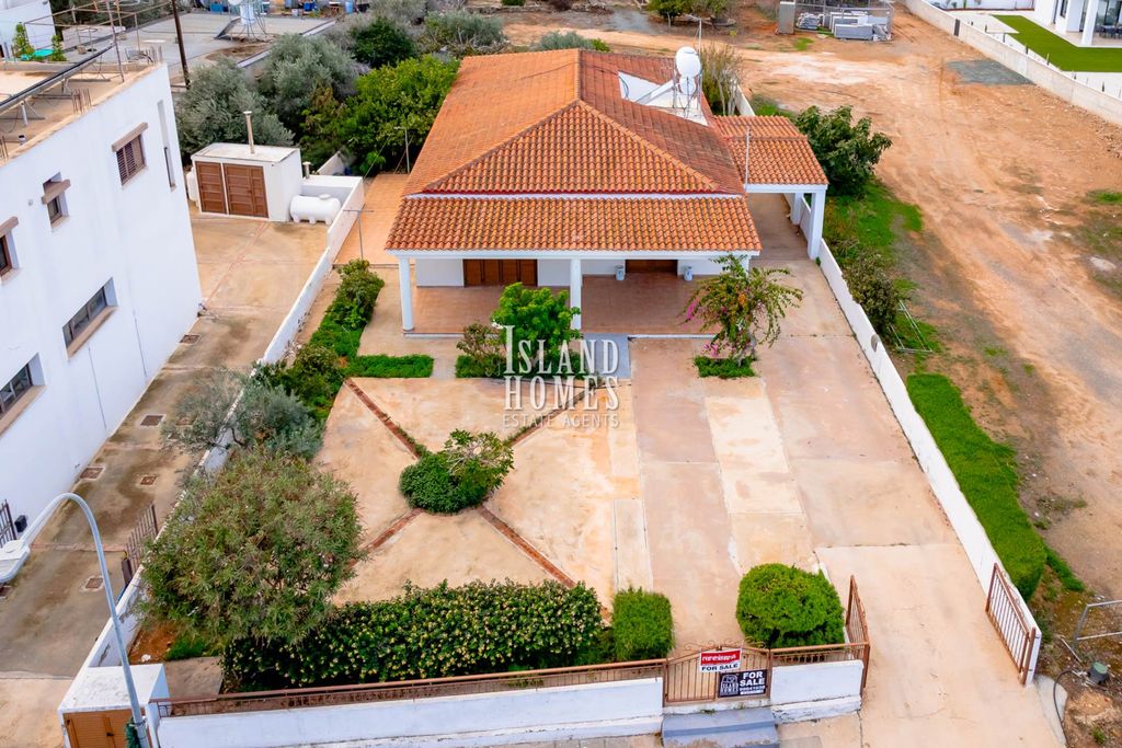 Property photo 1 of 31