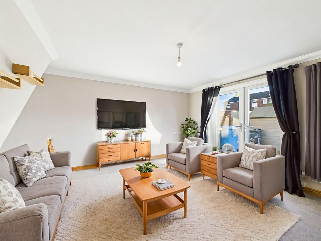 Property photo 2 of 8 4711994