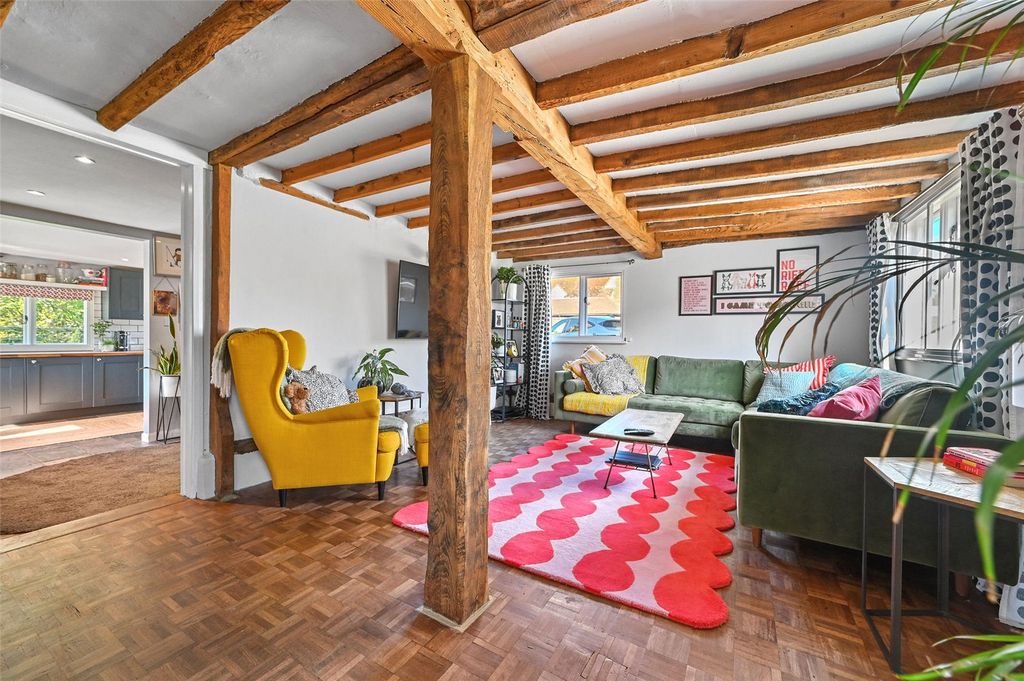 Property photo 2 of 25 Picture No. 14