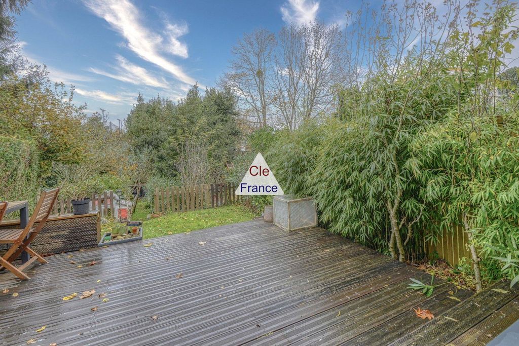 Property photo 2 of 11