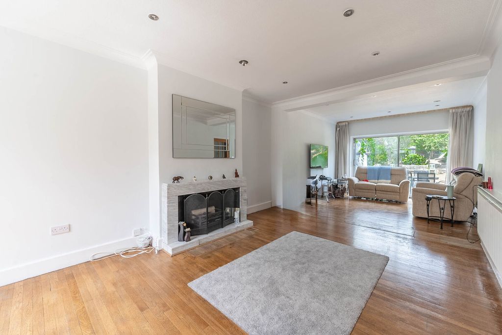 Property photo 1 of 19