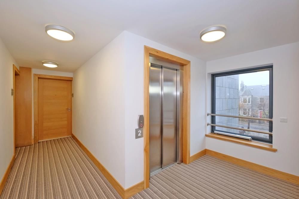 Property photo 3 of 17 Communal Area