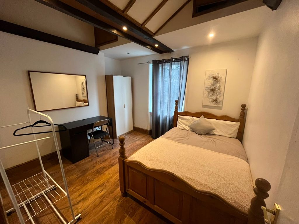 Property photo 3 of 10 4620942