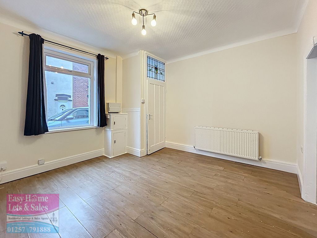 Property photo 3 of 15 Living Room